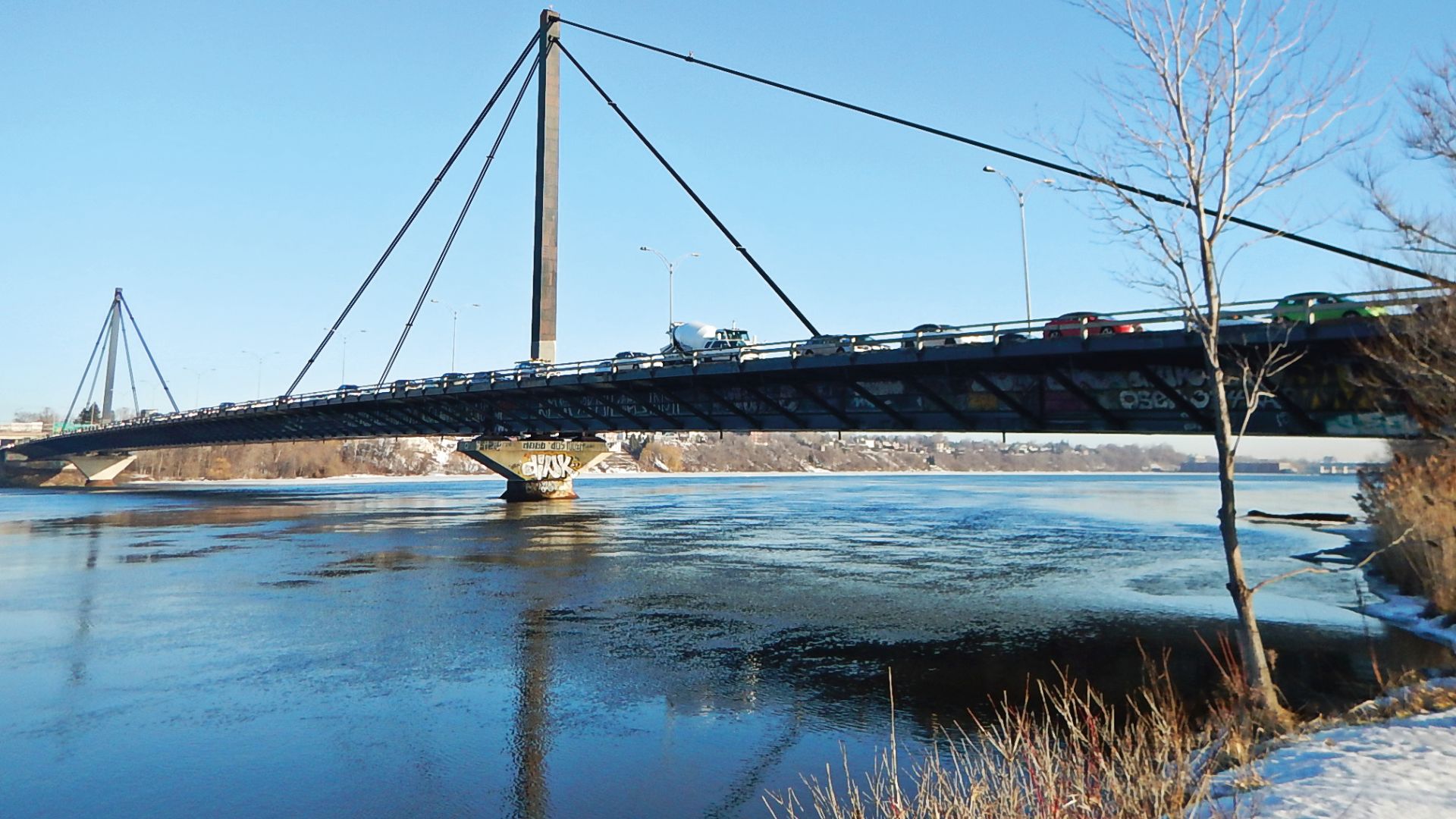 Remplacement des haubans intérieurs et interventions de pérennisation du pont Papineau-Leblanc (A-19)